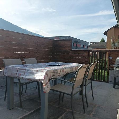 Joli Appart Terrasse Et Jardinet Albertville Luaran gambar
