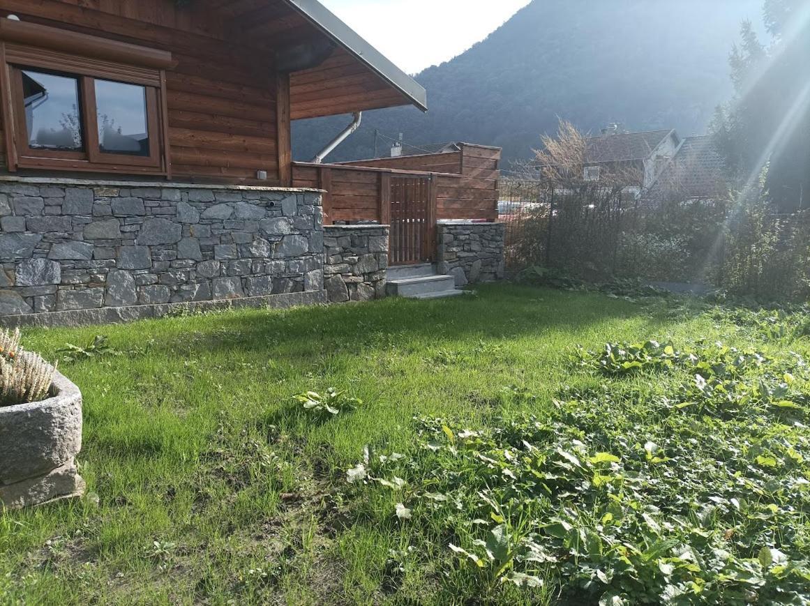 Joli Appart Terrasse Et Jardinet Albertville Luaran gambar