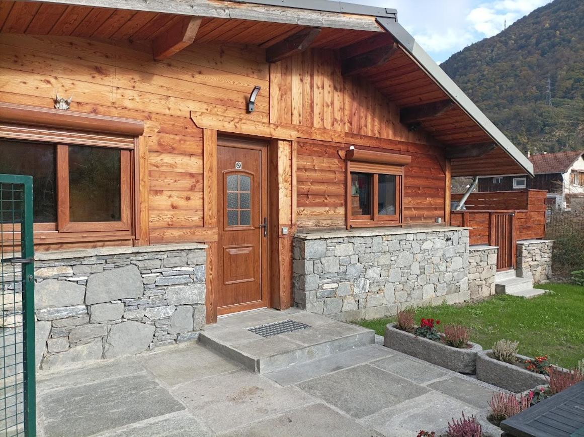 Joli Appart Terrasse Et Jardinet Albertville Luaran gambar